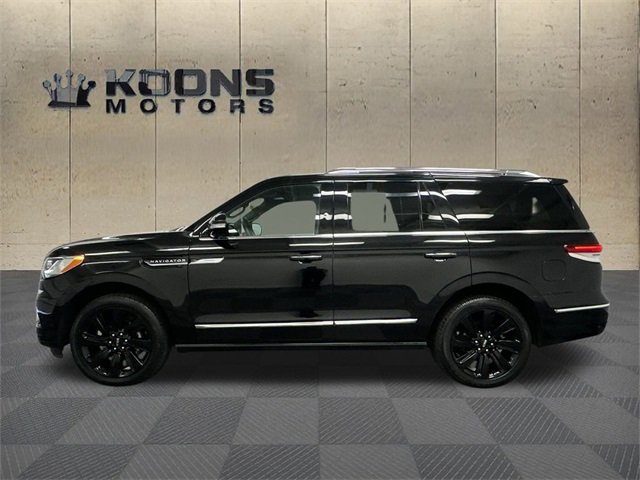 Used 2022 Lincoln Navigator Reserve image 4