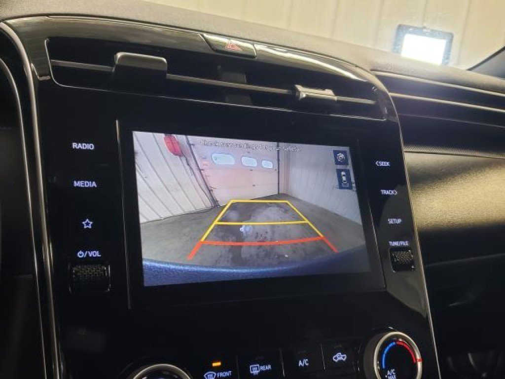 Used 2023 Hyundai Santa Cruz SE w/ Cargo Package image 18