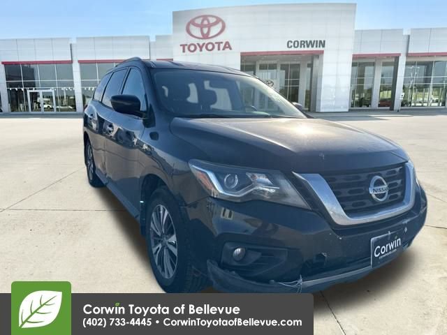 Used 2017 Nissan Pathfinder SV image 1
