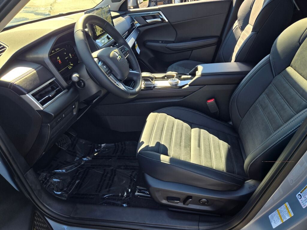 New 2026 Mitsubishi Outlander SE AWD/4WD image 16