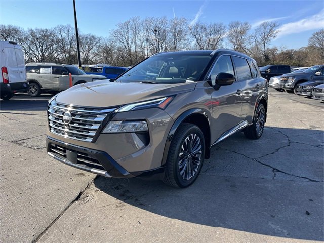 Used 2024 Nissan Rogue Platinum image 7