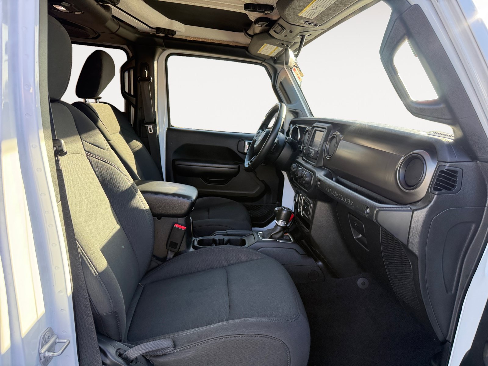 Used 2018 Jeep Wrangler Unlimited Sport S AWD/4WD image 19
