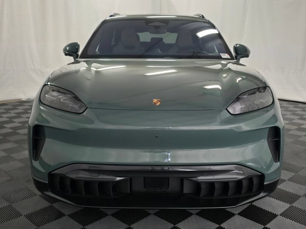 New 2026 Porsche Cayenne Electric AWD/4WD image 10