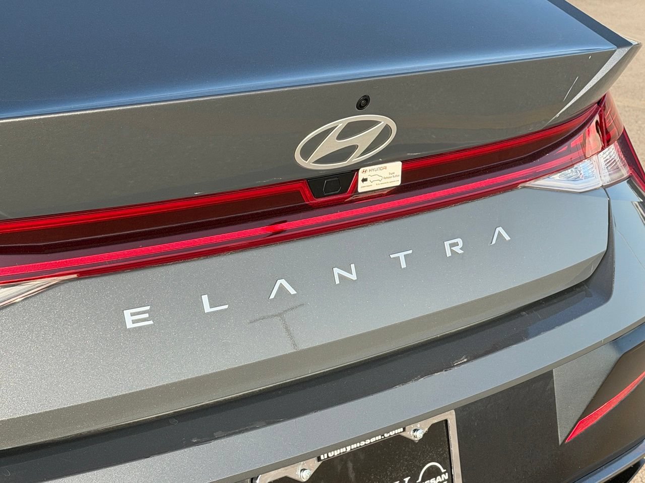 Used 2025 Hyundai Elantra SEL FWD image 9