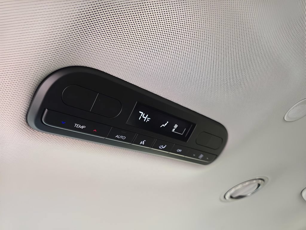 Used 2026 Hyundai Palisade SEL AWD/4WD image 27