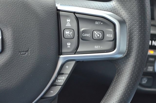 New 2026 RAM 1500 Express AWD/4WD image 18