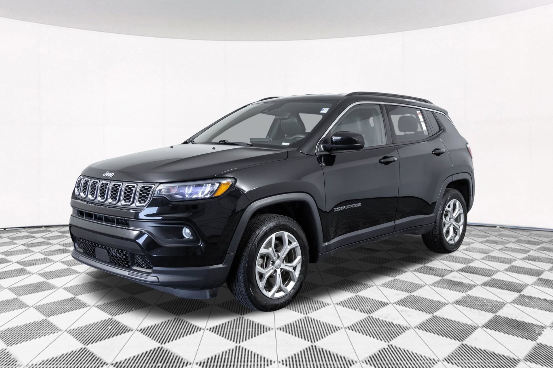Used 2024 Jeep Compass Latitude AWD/4WD image 10
