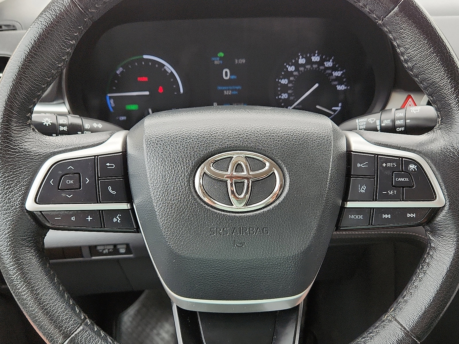 Used 2023 Toyota Sienna XLE w/ XLE Plus Package FWD image 19