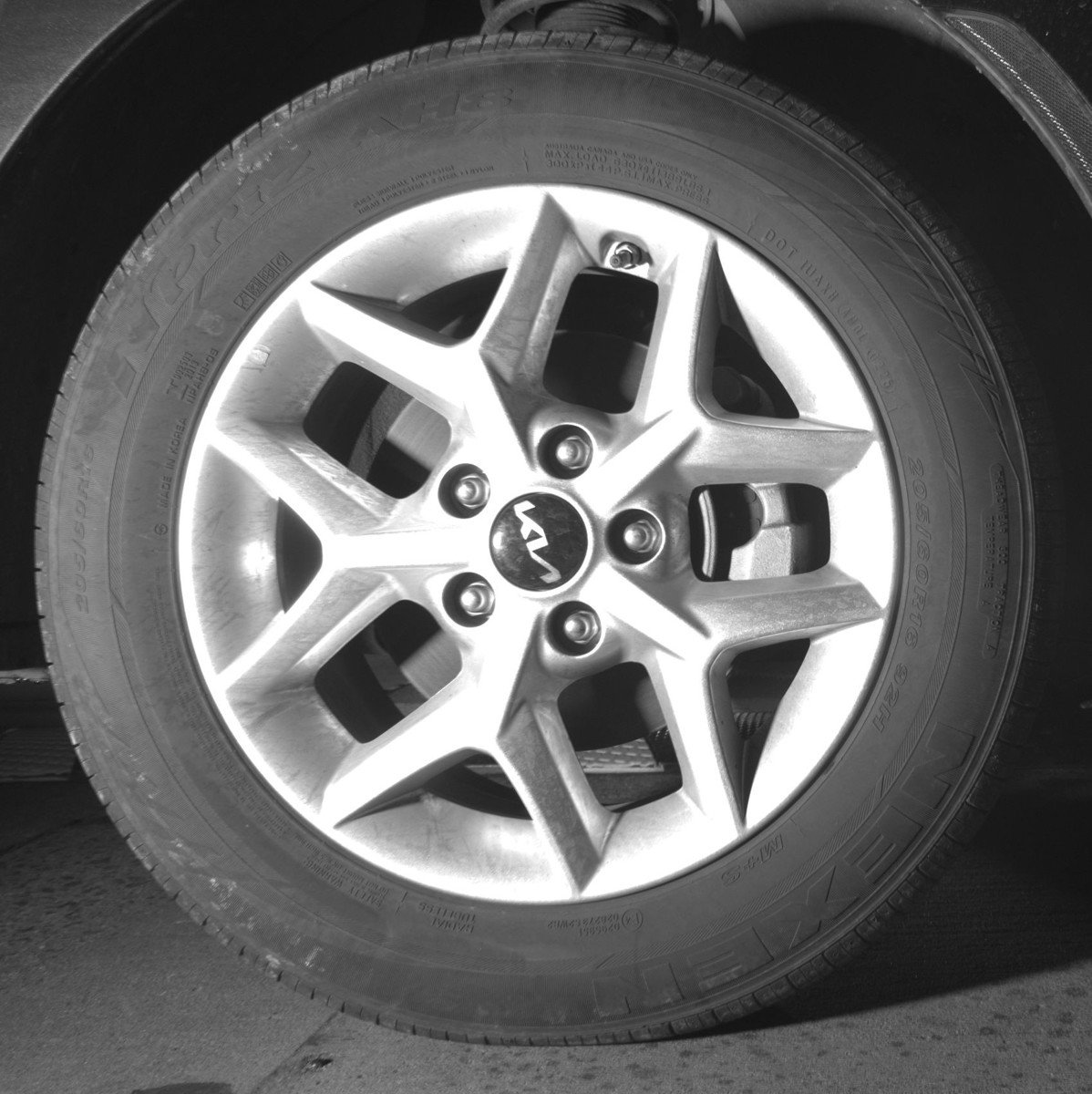 Used 2025 Kia Soul LX w/ LX Technology Package FWD image 13