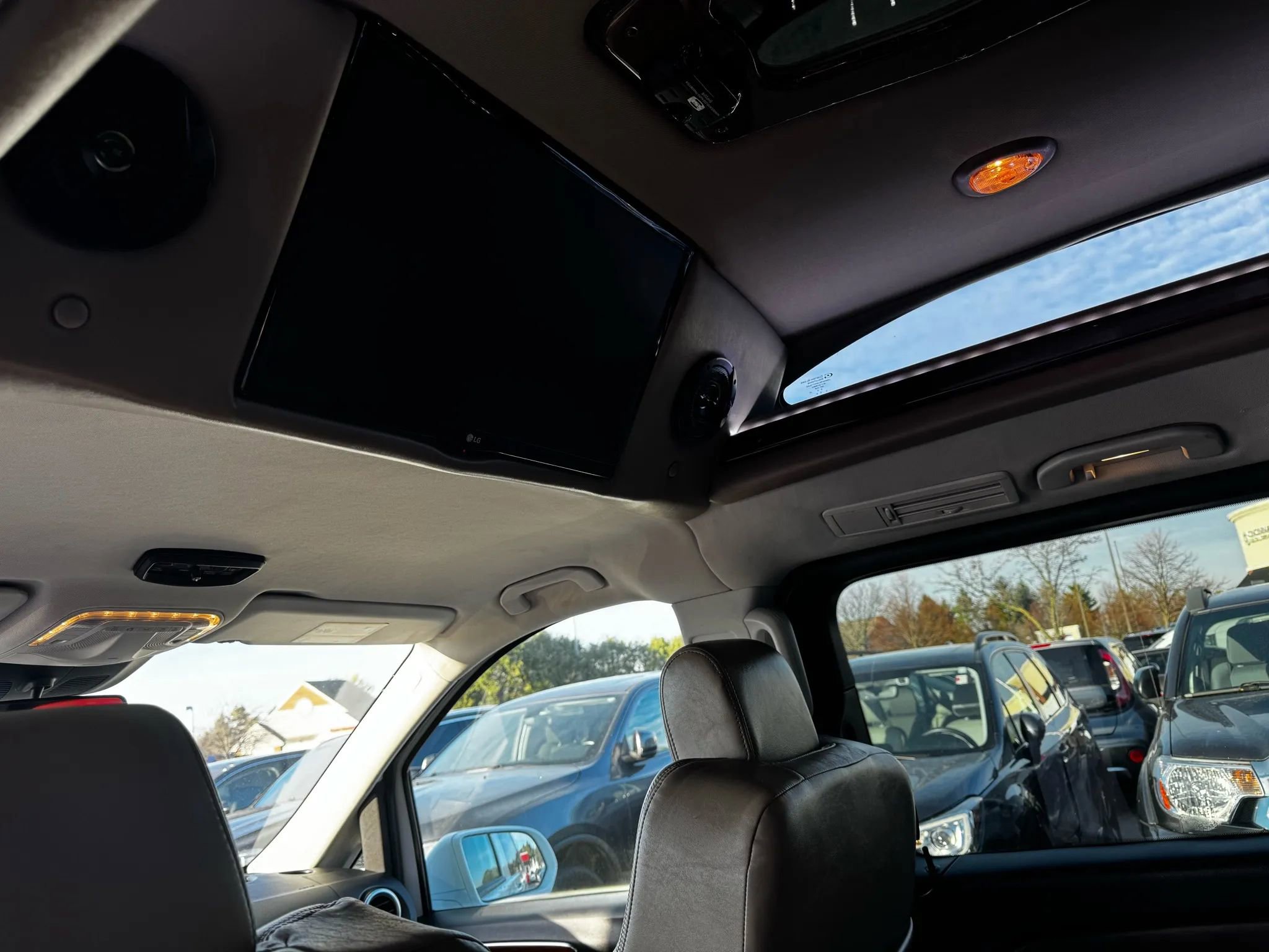 Used 2017 Mercedes-Benz Metris Passenger image 80