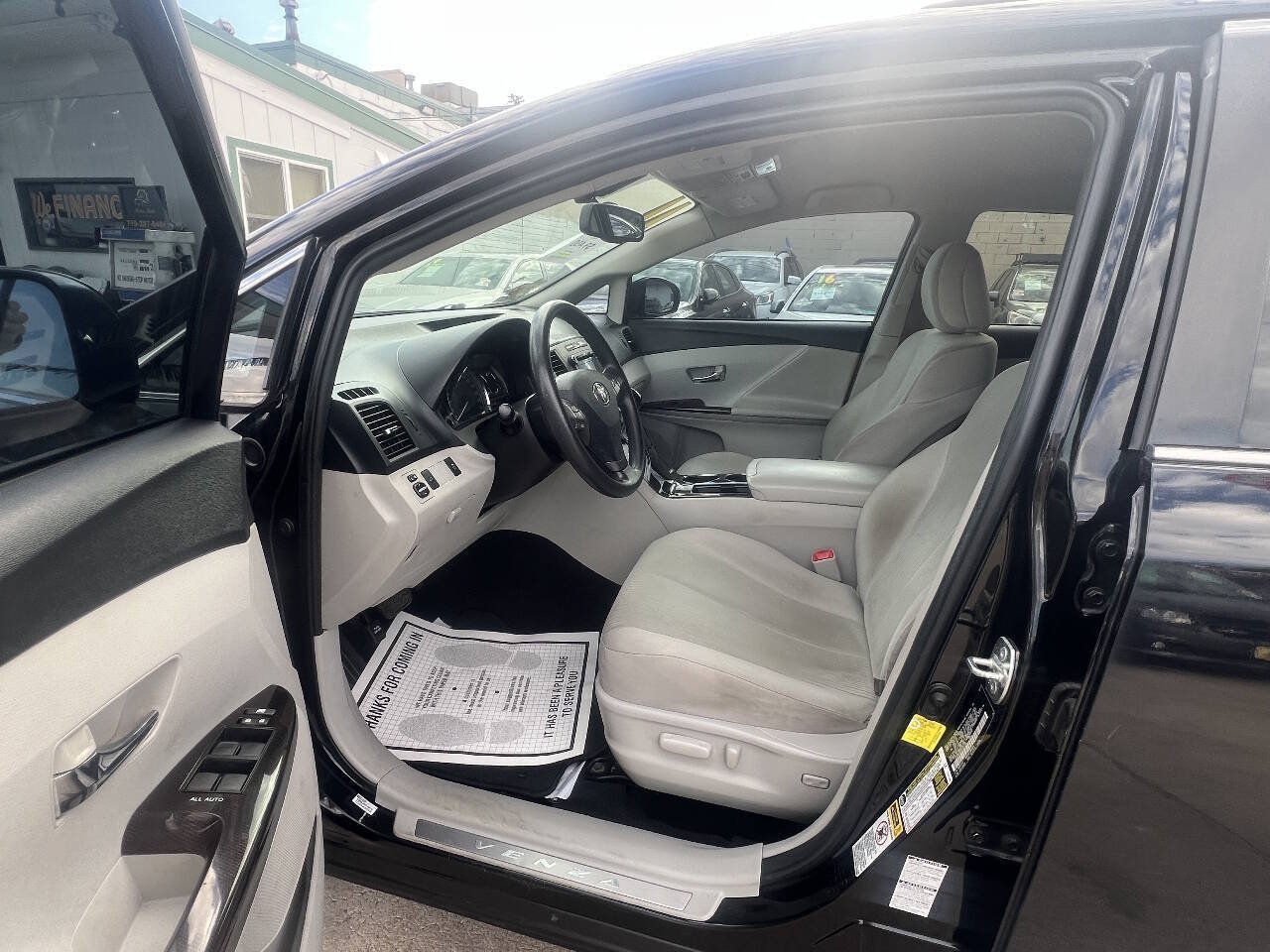 Used 2011 Toyota Venza AWD w/ Convenience Pkg image 15