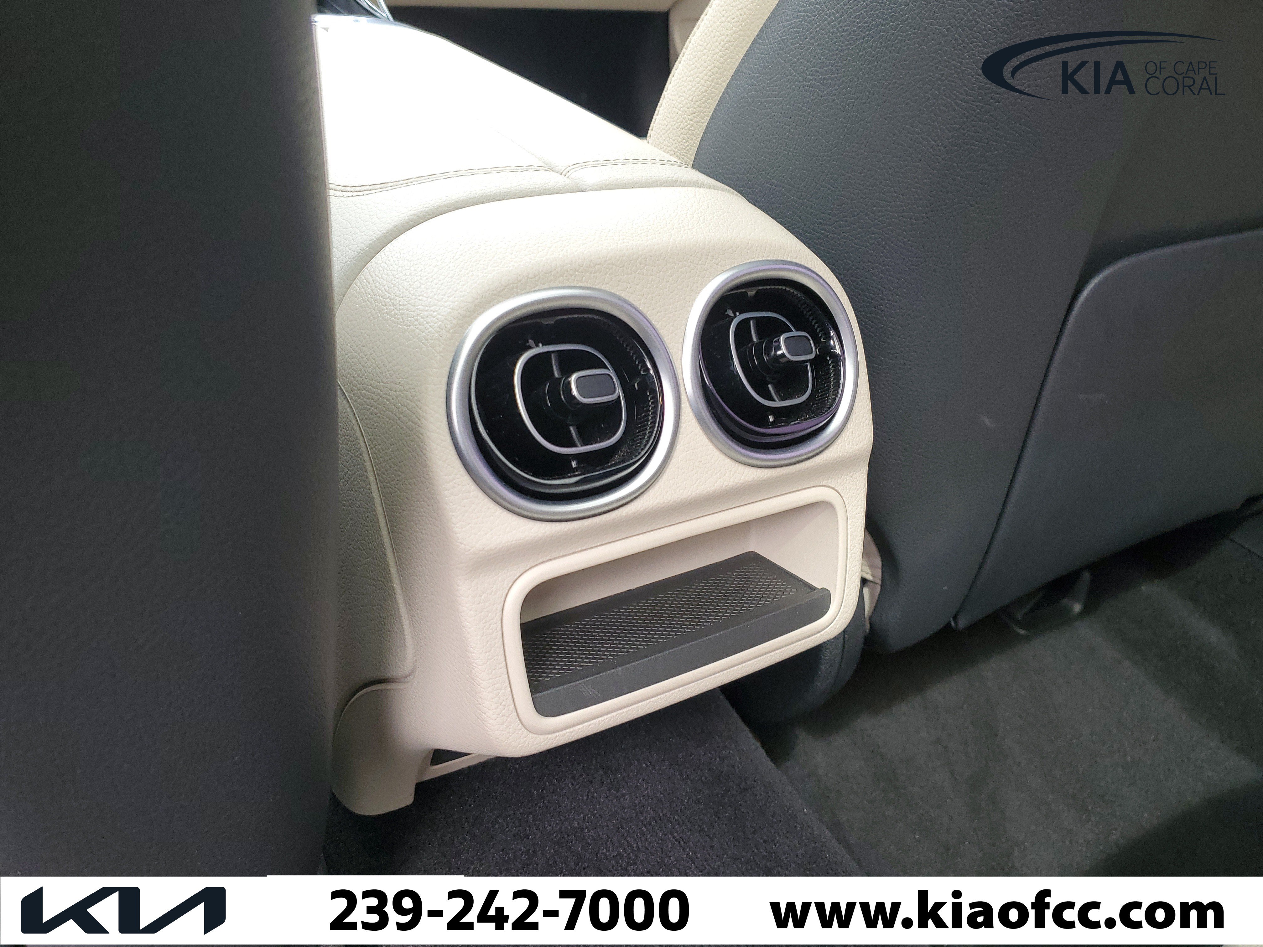 Used 2023 Mercedes-Benz C 300 Sedan image 16