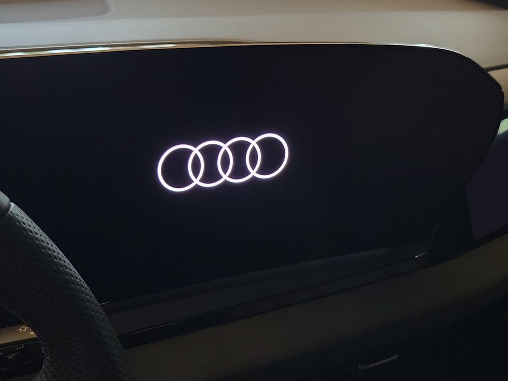 Certified 2025 Audi SQ6 e-tron Prestige w/ 21" Black Optic Wheel Package AWD/4WD image 11