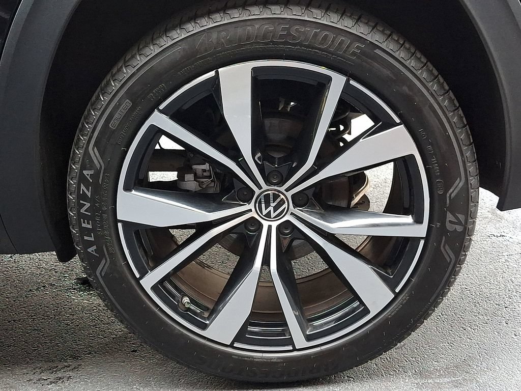 Used 2025 Volkswagen Atlas Cross Sport SEL Premium R-Line AWD/4WD image 14