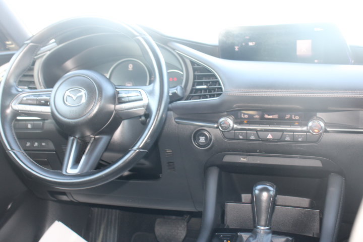Used 2019 MAZDA MAZDA3 Hatchback w/ Preferred Package FWD image 22