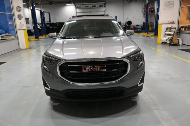 Used 2021 GMC Terrain SLE w/ Driver Convenience Package FWD image 2