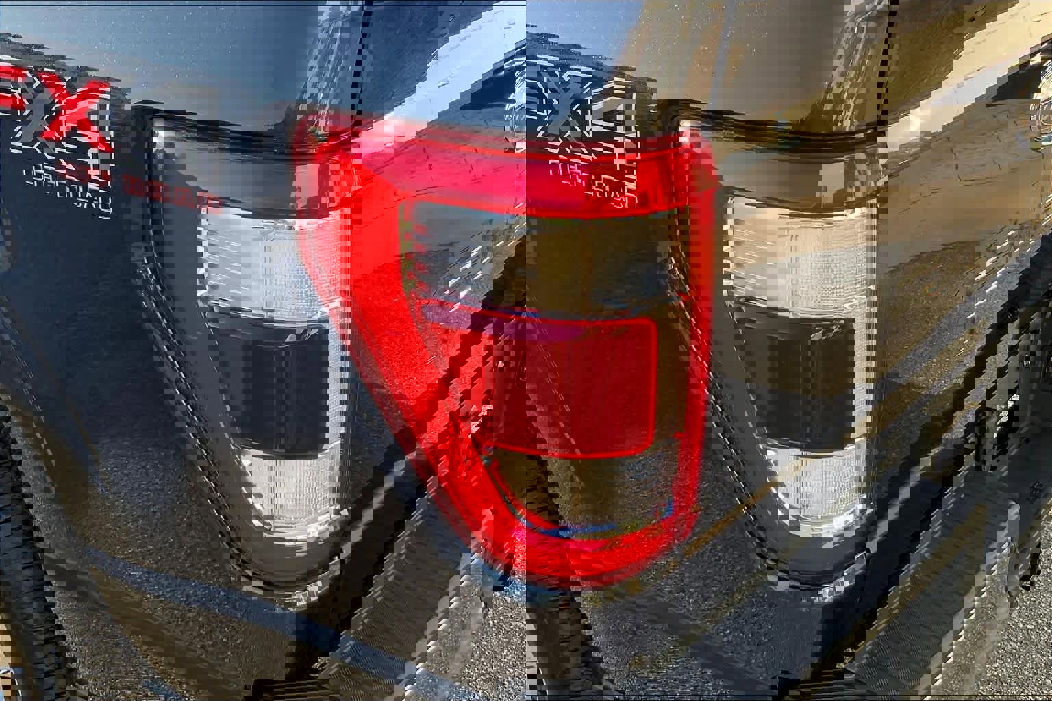 Used 2021 Ford F150 Lariat w/ Max Trailer Tow Package image 27