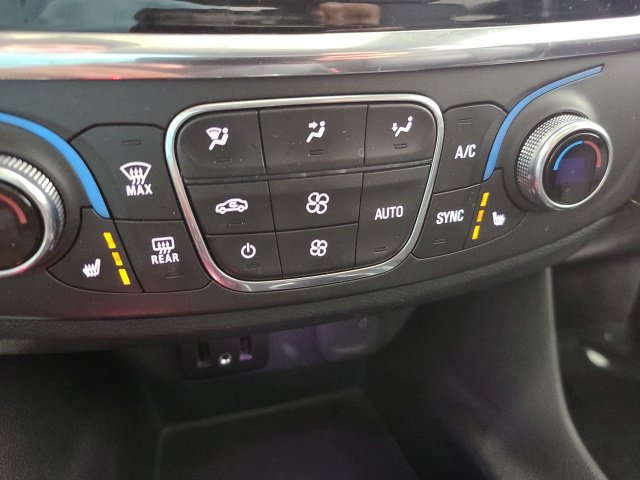 Used 2019 Chevrolet Traverse LT w/ LT Premium Package AWD/4WD image 33