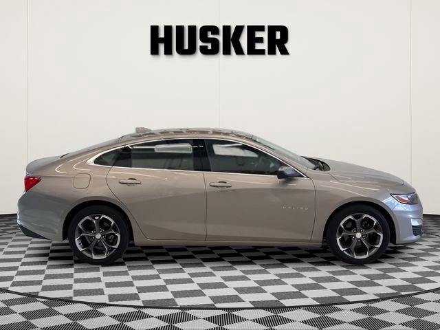 Used 2023 Chevrolet Malibu LT w/ Driver Confidence Package image 2