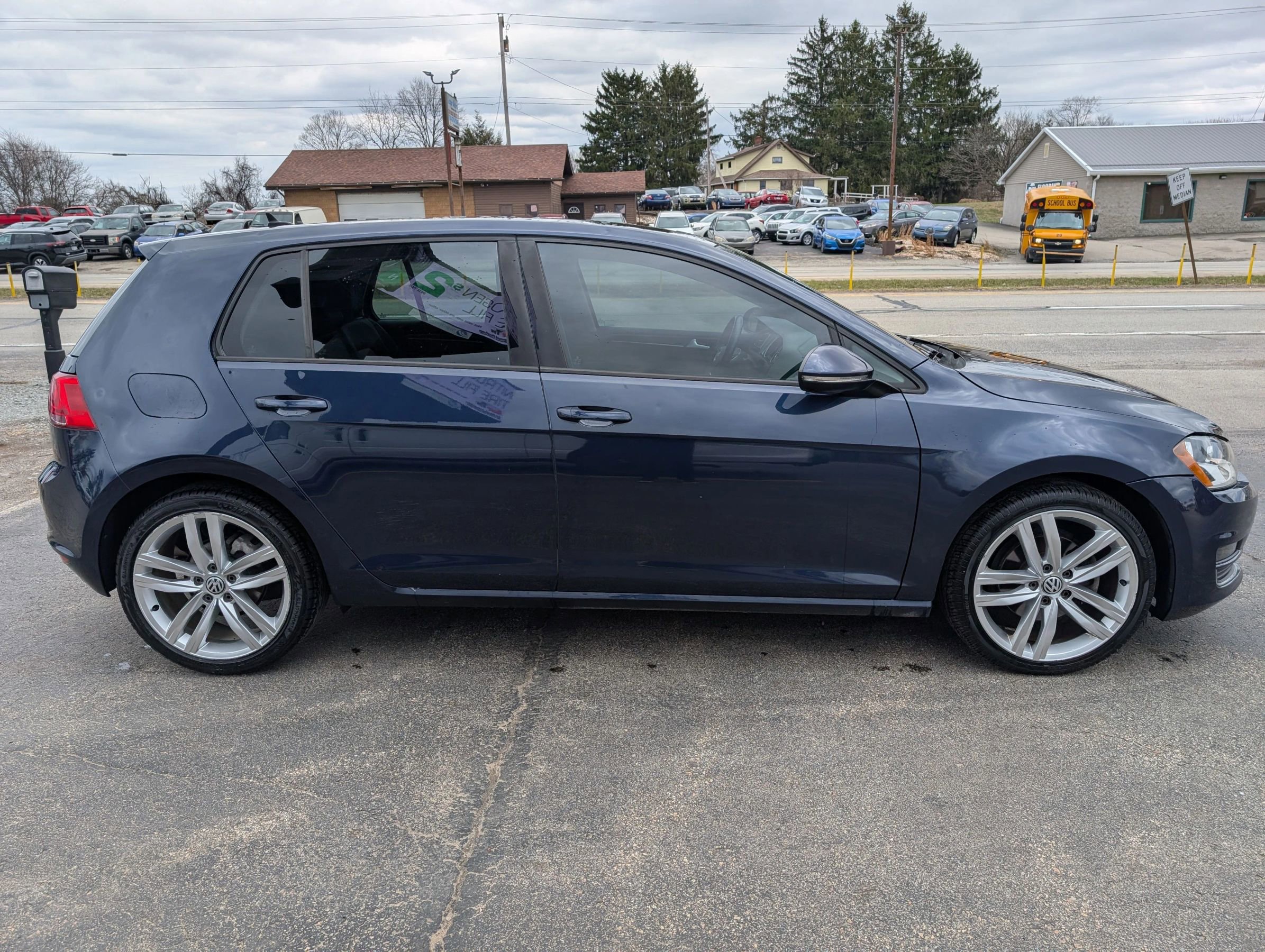 Used 2015 Volkswagen Golf TDI S image 6