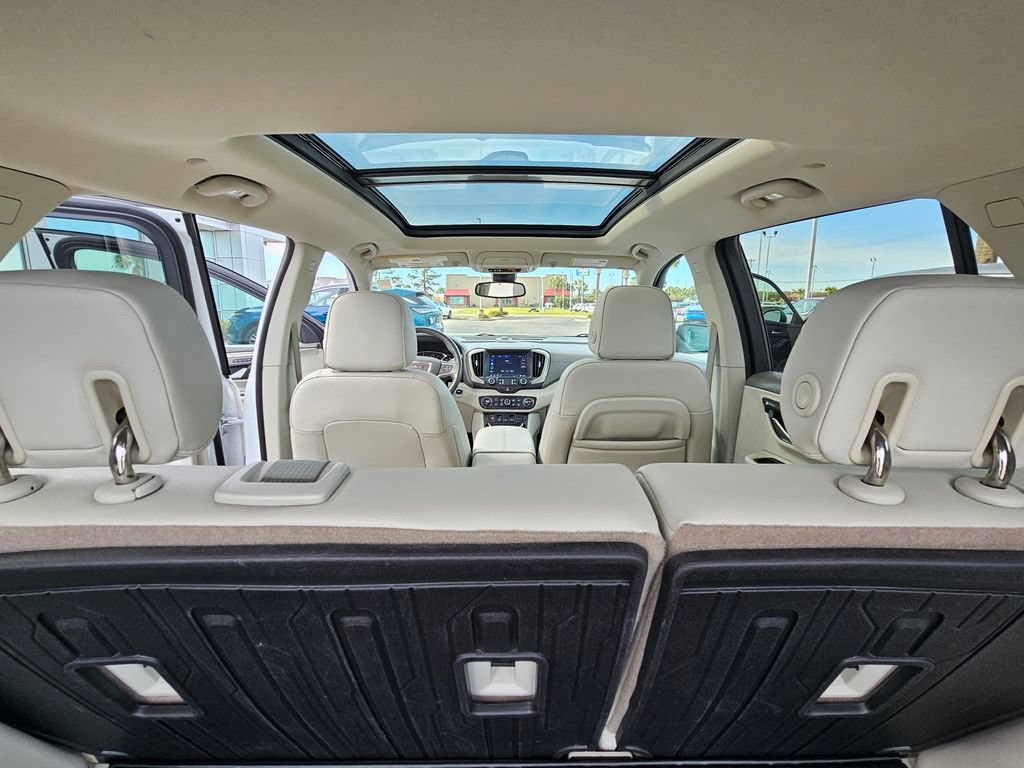 Used 2020 GMC Terrain Denali w/ Denali Premium Package FWD image 12
