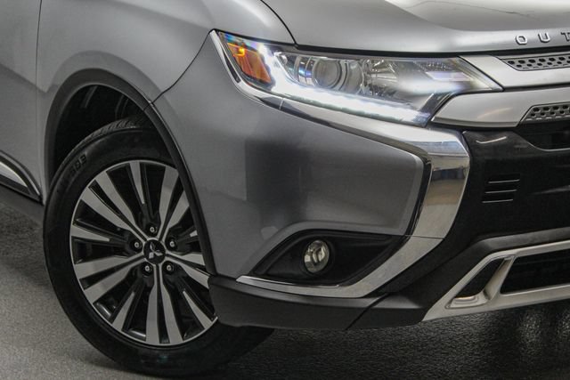 Used 2020 Mitsubishi Outlander SE FWD image 3