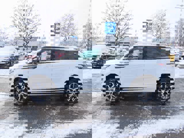 Used 2024 Land Rover Range Rover Evoque S image 3