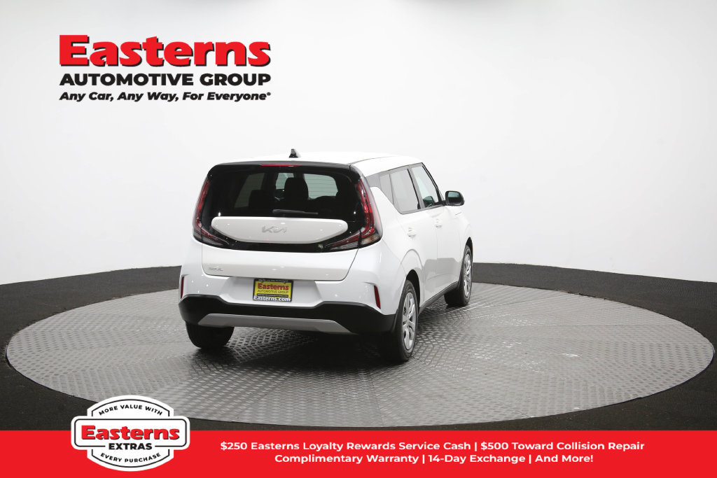Used 2023 Kia Soul LX FWD image 38