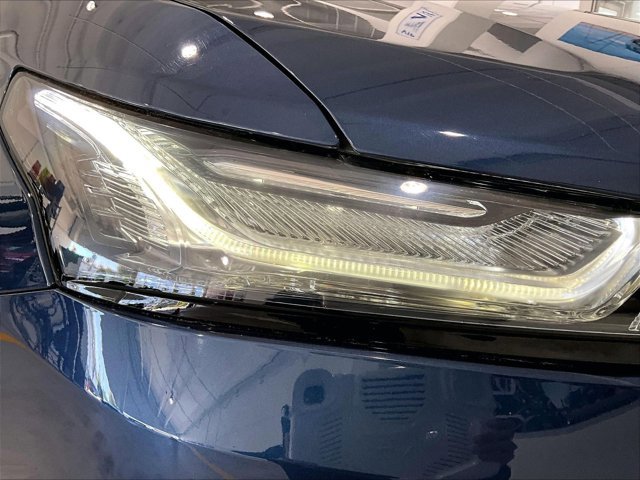 Used 2023 Chevrolet Traverse LT FWD image 30