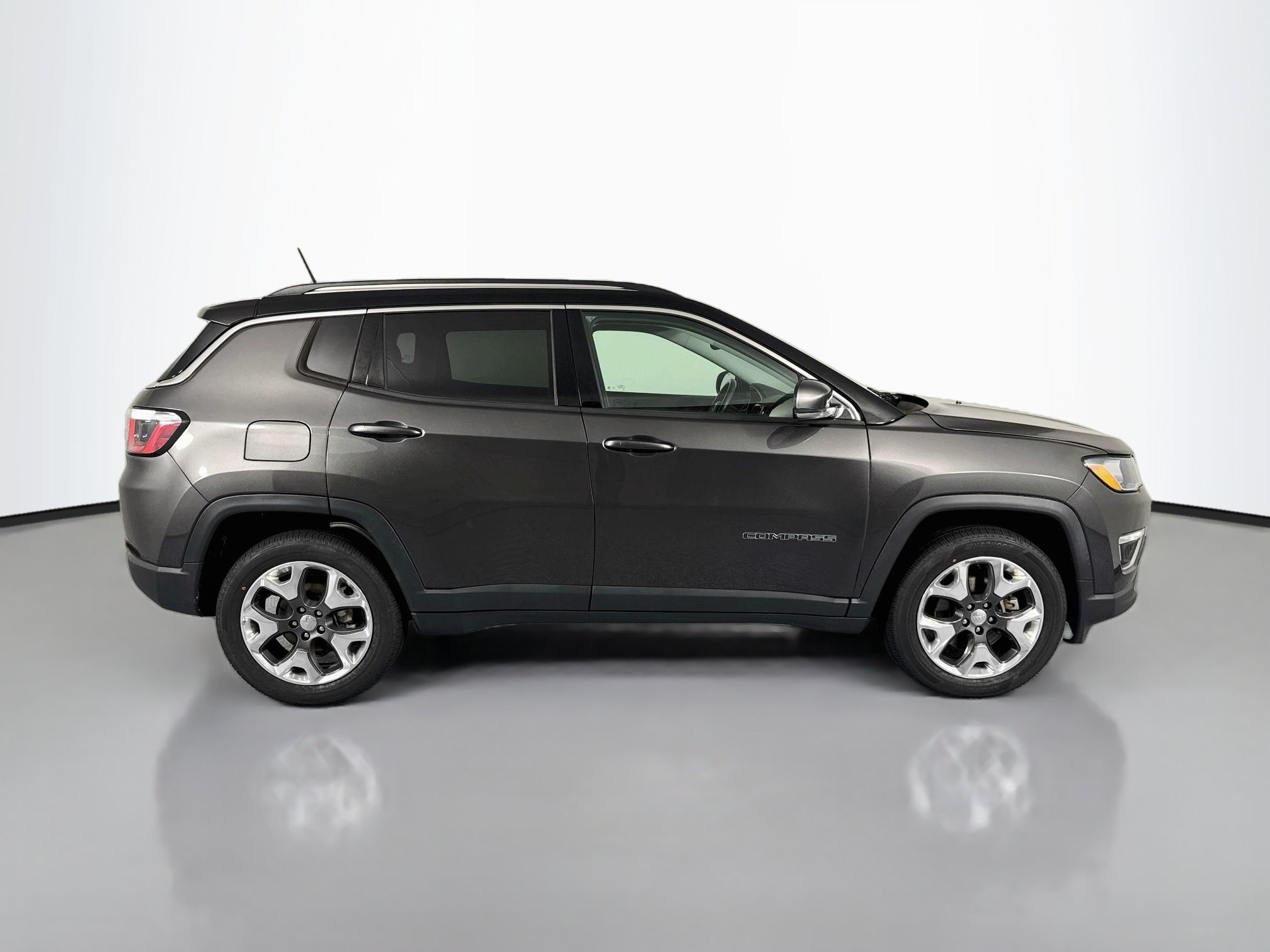 Used 2019 Jeep Compass Limited AWD/4WD image 4