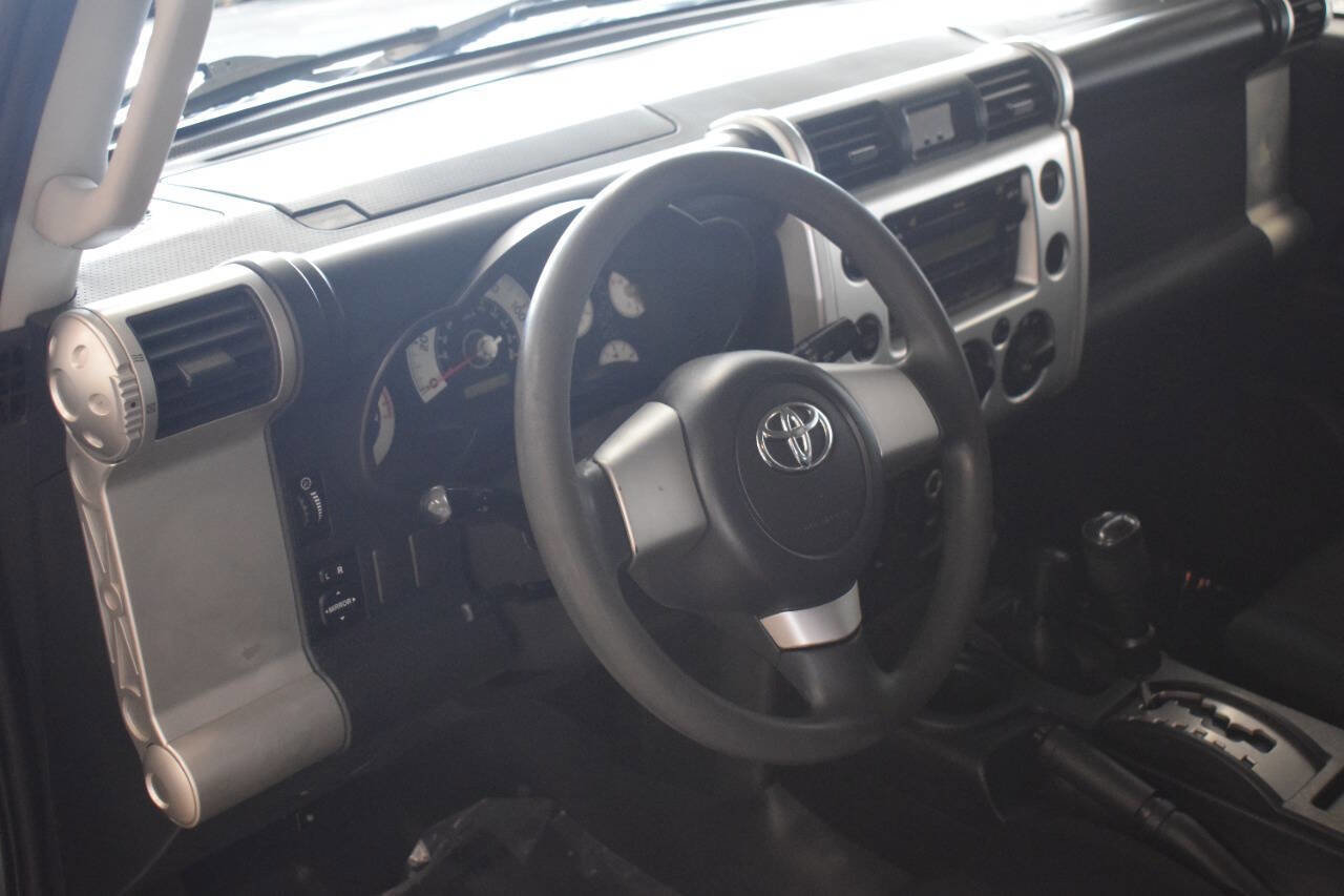 Used 2008 Toyota FJ Cruiser 4WD image 41