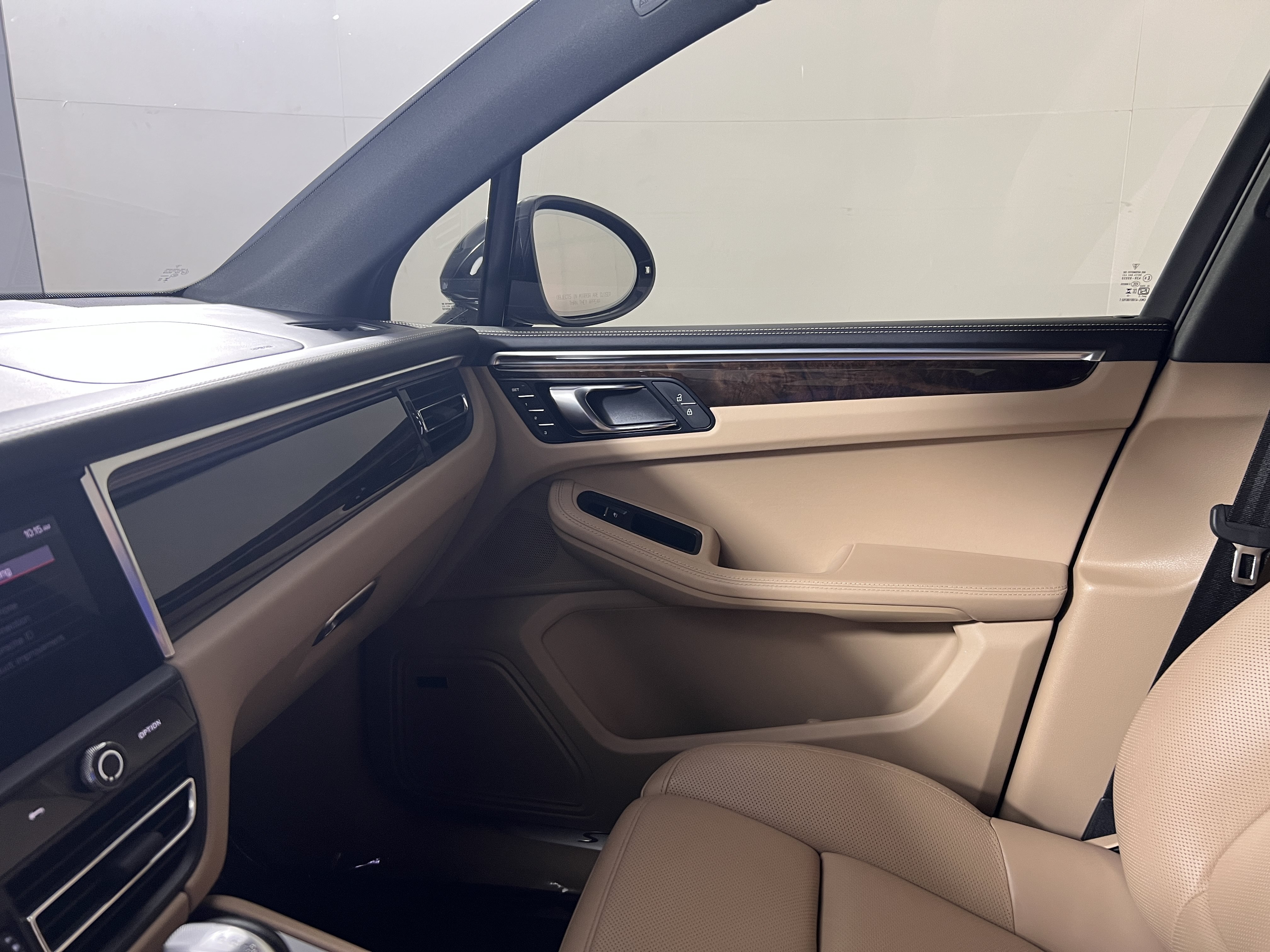 Certified 2024 Porsche Macan S AWD/4WD image 14