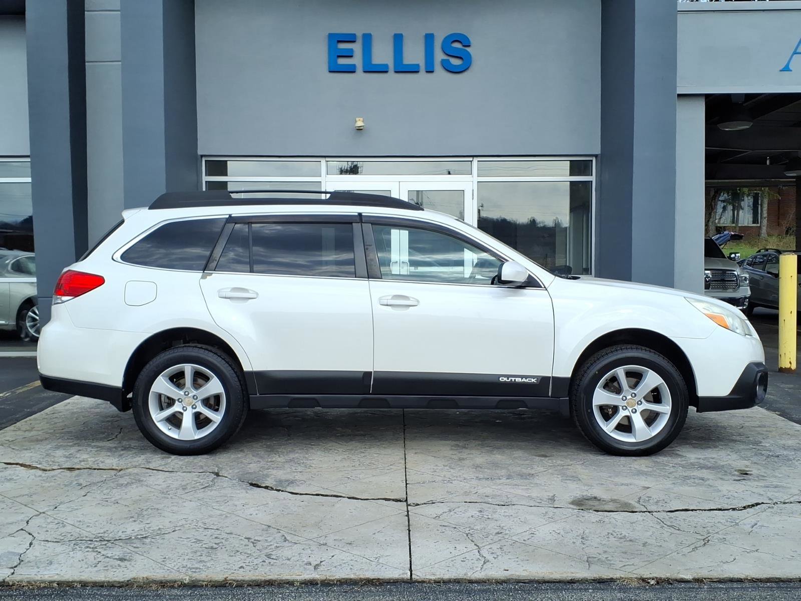 Used 2014 Subaru Outback 2.5i Premium AWD/4WD image 2