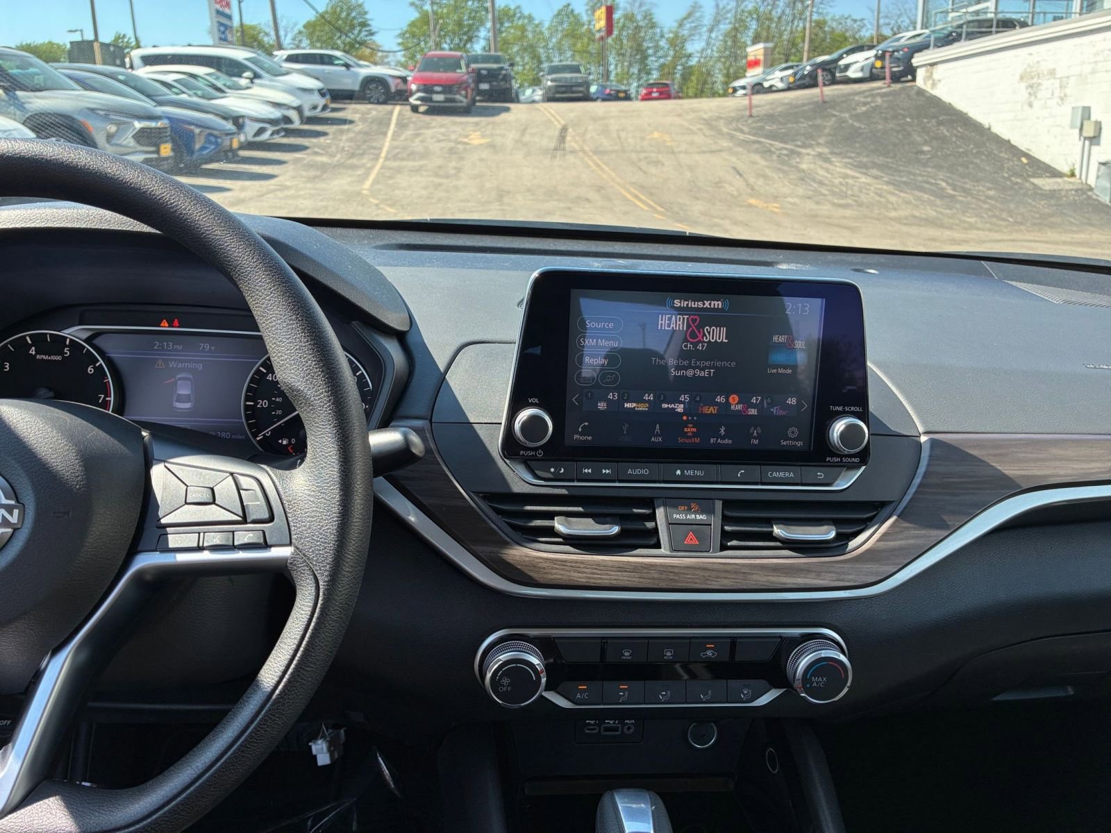 Used 2024 Nissan Altima 2.5 SV FWD image 33