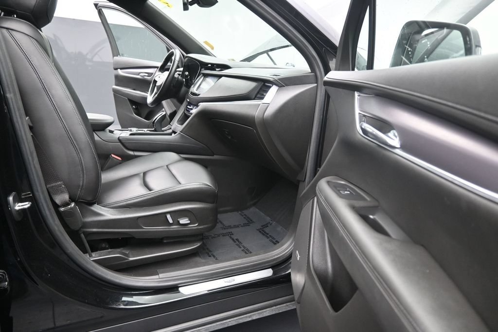 Used 2023 Cadillac XT6 Luxury FWD image 17