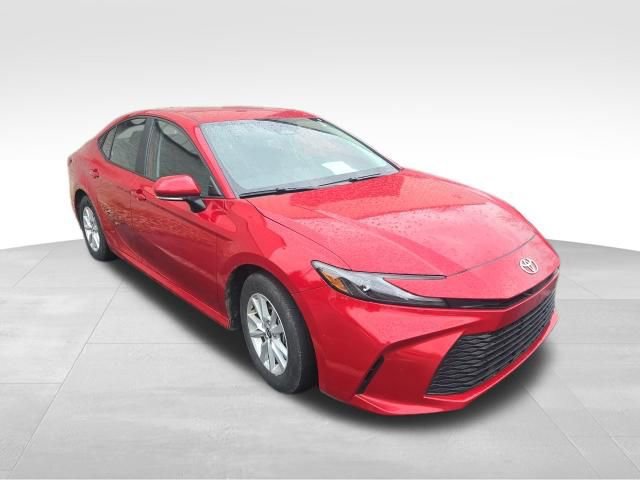 Used 2025 Toyota Camry LE image 9