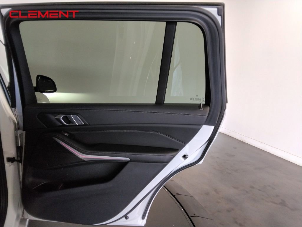 Used 2023 BMW X7 xDrive40i image 39