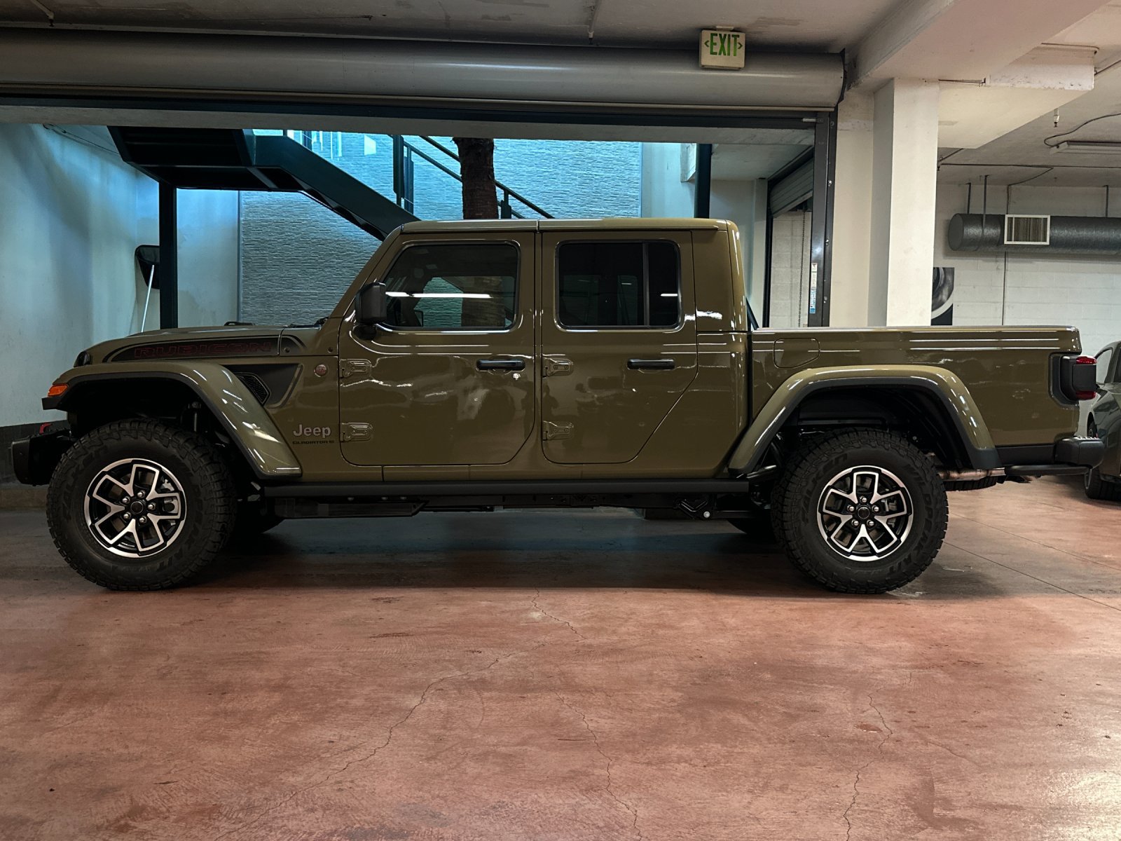 New 2026 Jeep Gladiator Sport AWD/4WD image 2