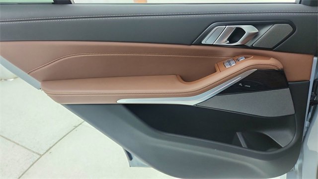 Used 2025 BMW X7 M60i image 35