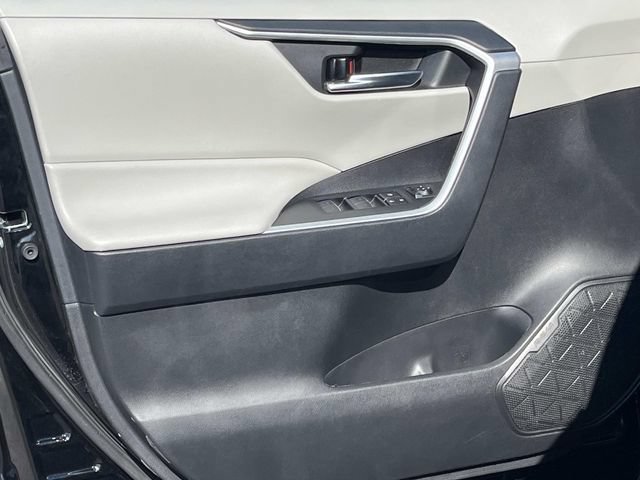 Used 2024 Toyota RAV4 XLE FWD image 23