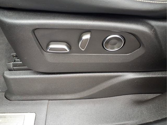 Used 2021 Cadillac Escalade Premium Luxury w/ Driver Assist Tech Package AWD/4WD image 12