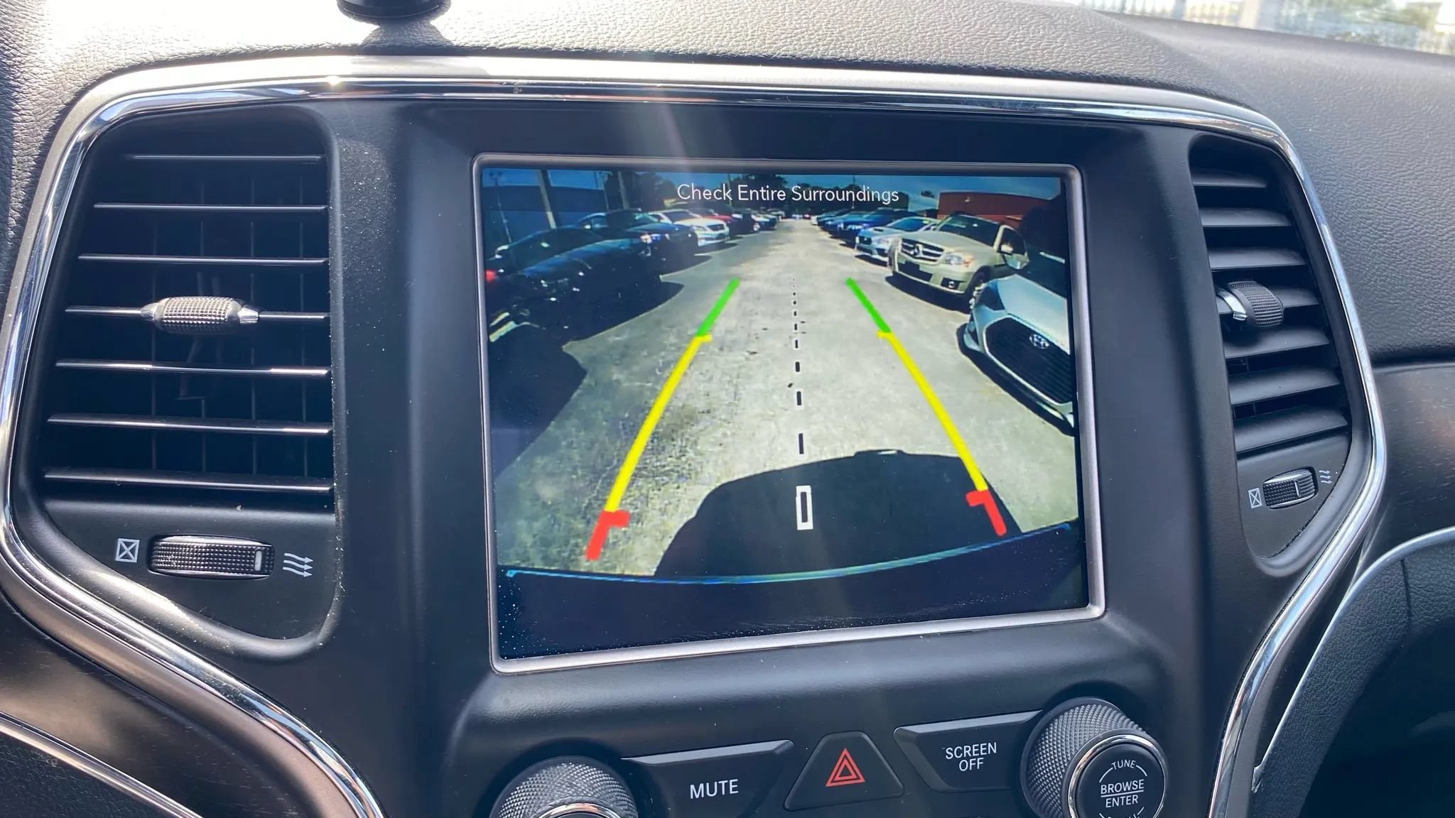 Used 2018 Jeep Grand Cherokee Limited AWD/4WD image 10