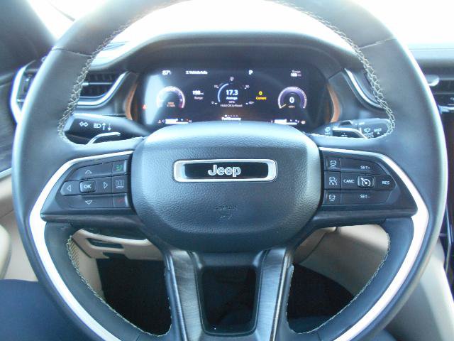 Used 2024 Jeep Grand Cherokee L Limited AWD/4WD image 9