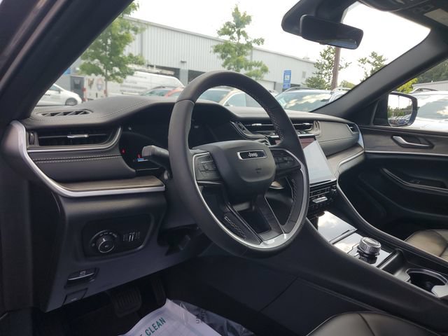 Certified 2025 Jeep Grand Cherokee L Limited w/ Black Appearance Package AWD/4WD image 23