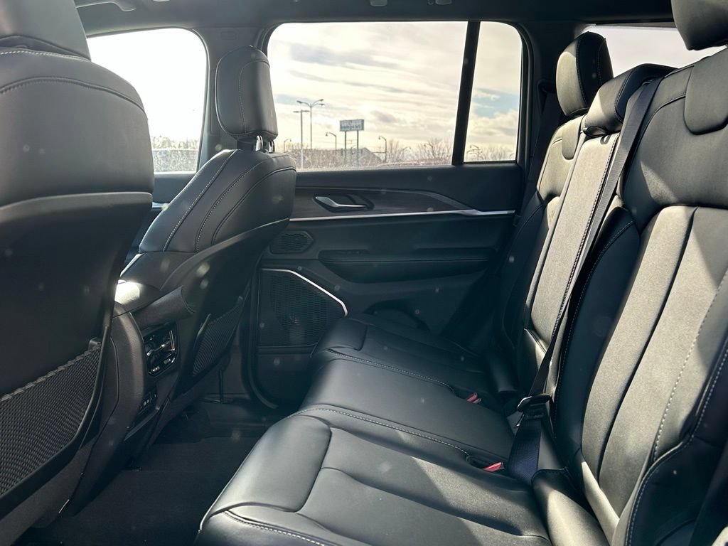 New 2026 Jeep Grand Cherokee Limited AWD/4WD image 14