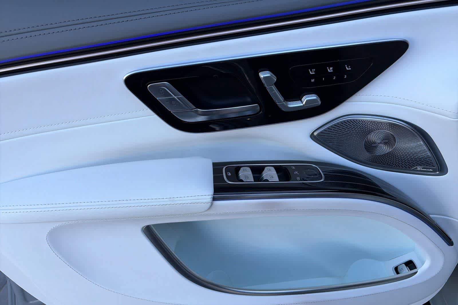Used 2024 Mercedes-Benz Maybach EQS 680 4MATIC image 12