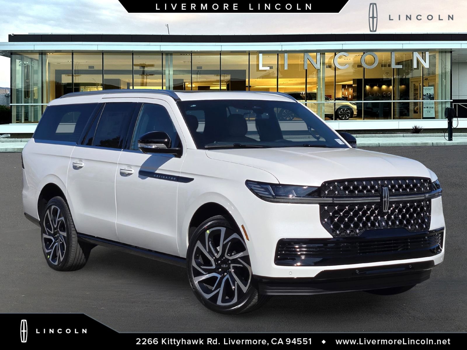 New 2026 Lincoln Navigator L Black Label AWD/4WD image 1