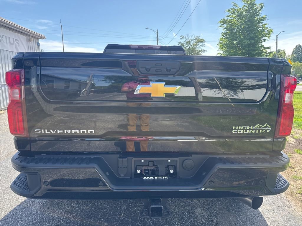 New 2026 Chevrolet Silverado 3500 High Country w/ Technology Package AWD/4WD image 6