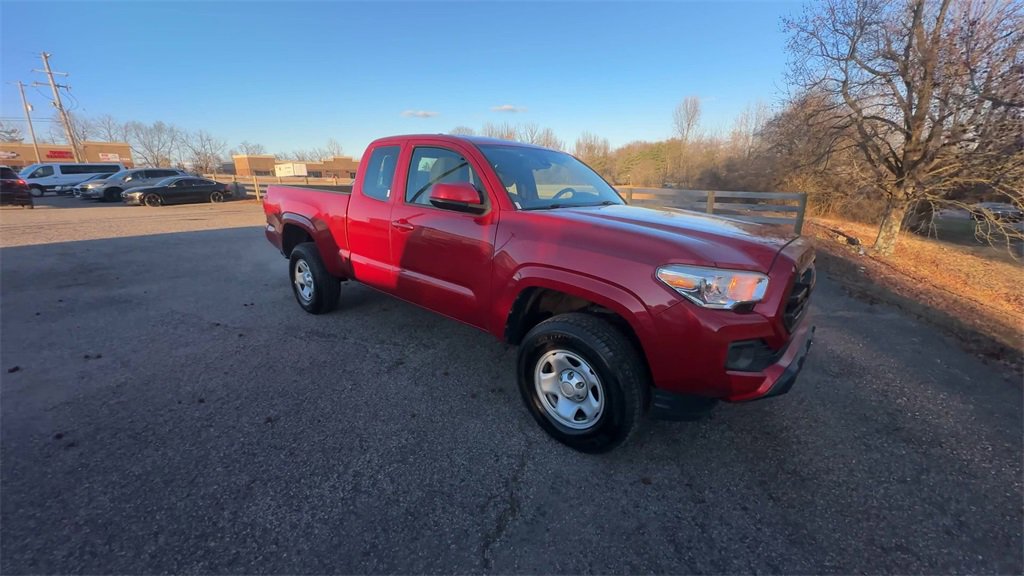 Used 2018 Toyota Tacoma SR image 2