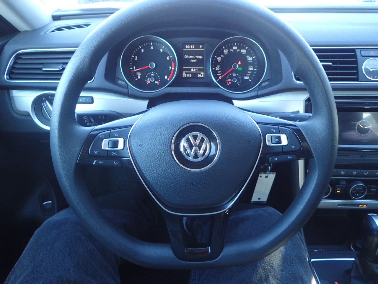 Used 2017 Volkswagen Passat 1.8T S image 13